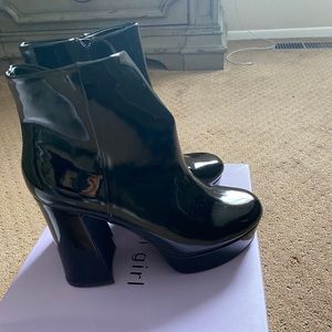 Black boots 4 heel size 8.5